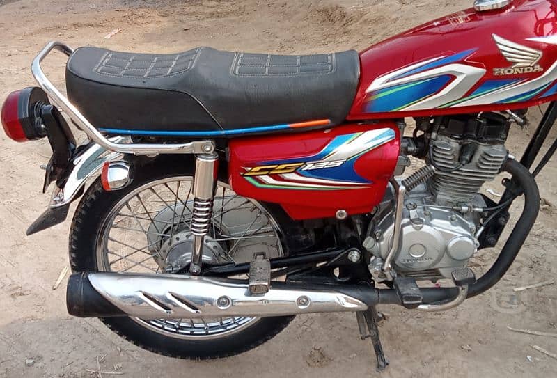 Honda 125 2022 model total genuine 10/10 lush condition documents clr 9