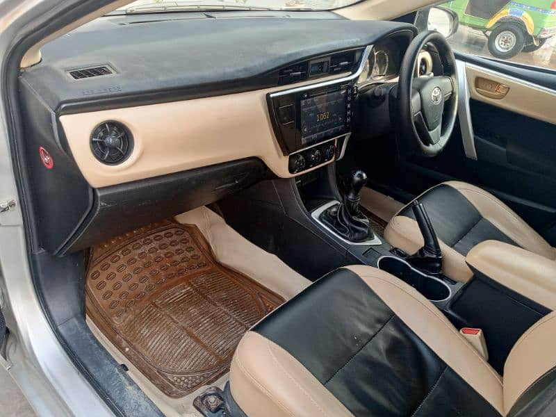 Toyota Corolla GLI 2017, Lahore registered, Family used car 2