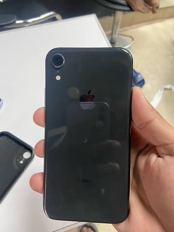 iPhone XR 0