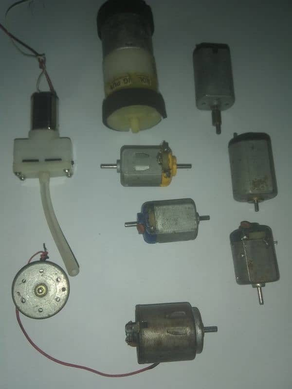 all mix motors and air pumps for sale only 800 pkr 2