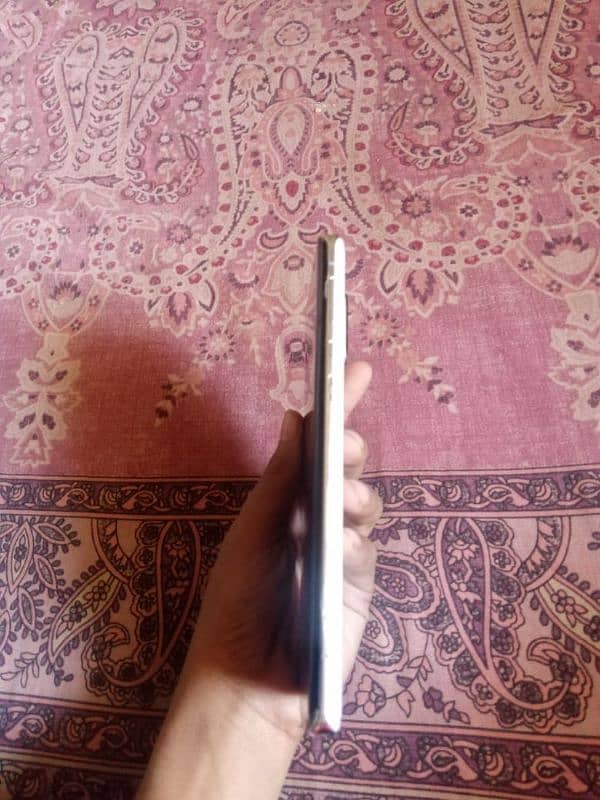 AQUOS R6 BRAND NEW CONDITION NON-PTA 2