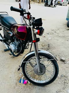 Honda 125 special edition silver just like new