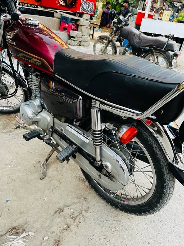 Honda 125 special edition silver just like new 6