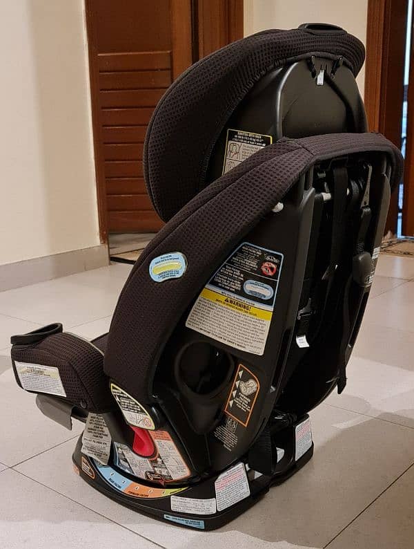 GRACO Car Seat ISO FIX compatible. 4