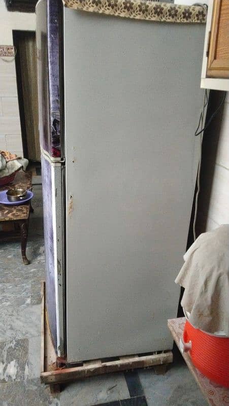 dawlance ki fridge. pure coper pipe . o. 3. o. 2.7. 2. o. 1.8. 1. o 2