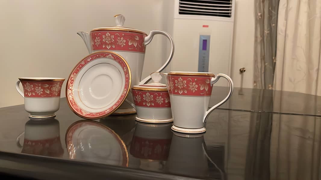 Noritake Burnt orange 12 plate setting dinner set 98 pieces 2