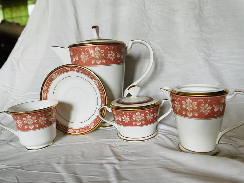 Noritake Burnt orange 12 plate setting dinner set 98 pieces 4