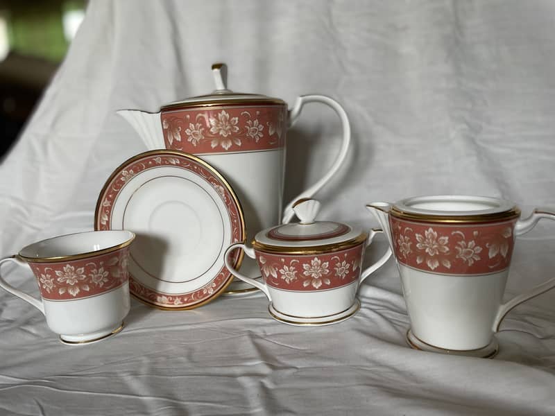 Noritake Burnt orange 12 plate setting dinner set 98 pieces 5