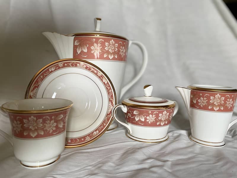 Noritake Burnt orange 12 plate setting dinner set 98 pieces 7