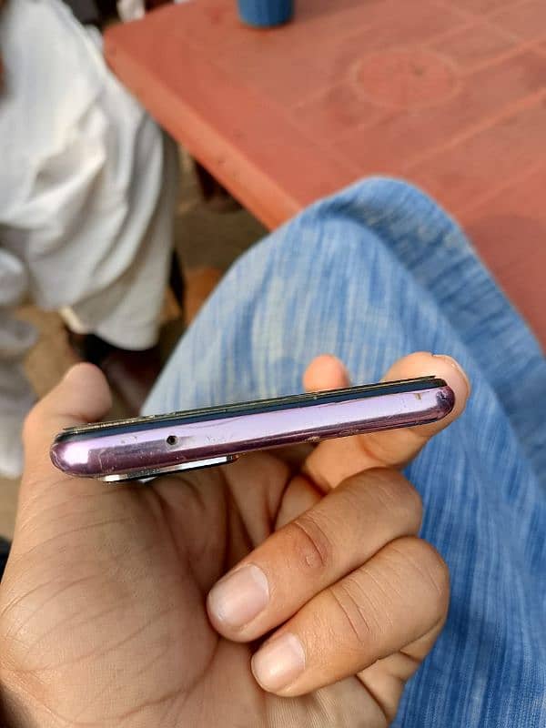 Oppo f19 pro 4