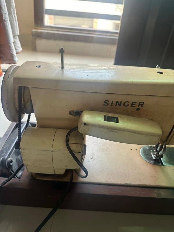 Singer Sewing machine 0