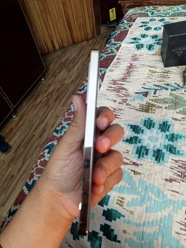 infinix note 40 for sale in excellent condition 8