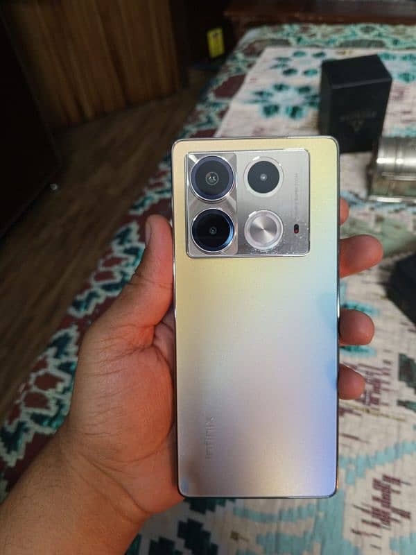 infinix note 40 for sale in excellent condition 9