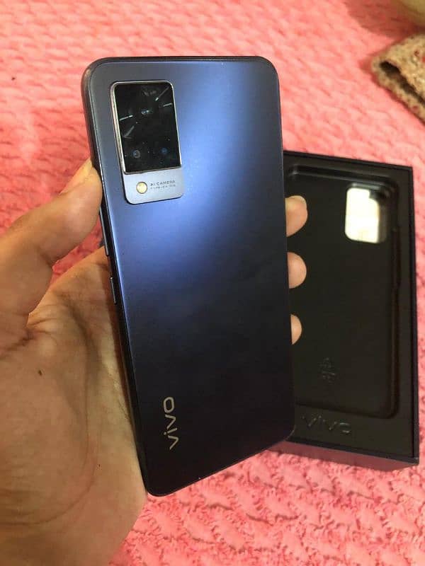 Vivo, V21, Excellent condition, Original Charger 1