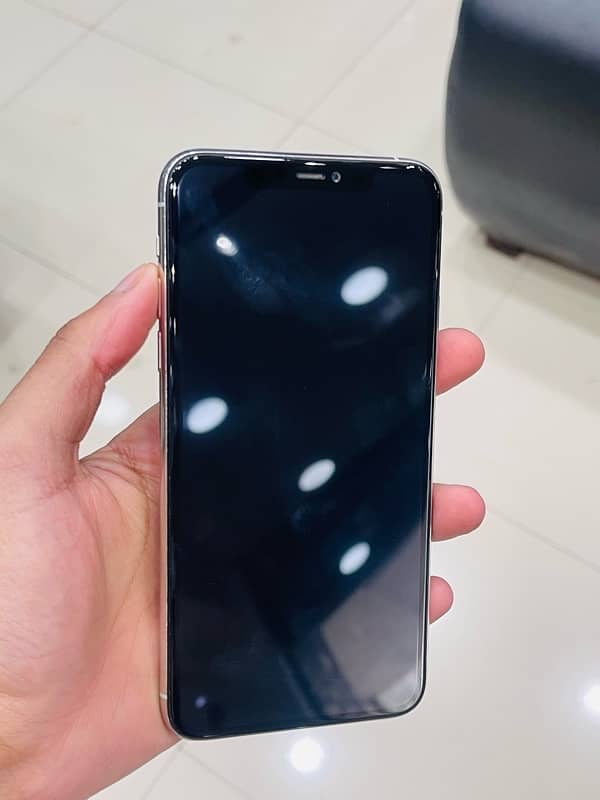 iphone 11pro max 256gb dual sim pta approved 1