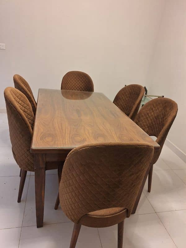 6 seater dining table for sale. 0