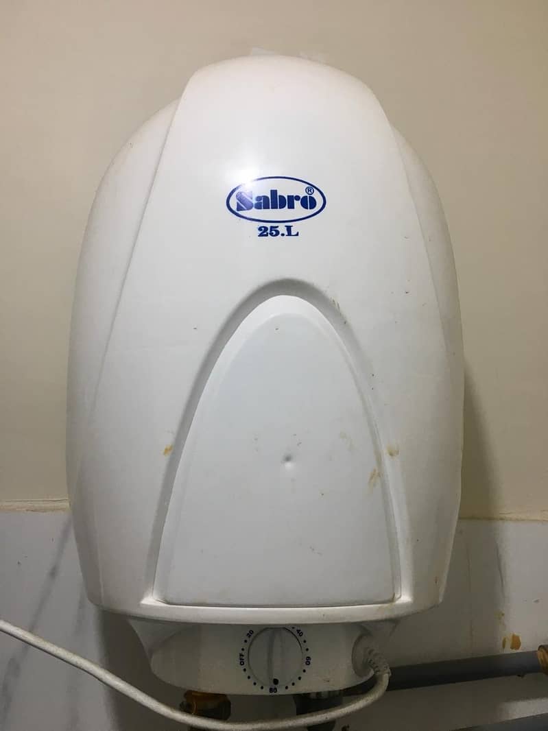 Sabro 25 liters electric geyser. 0