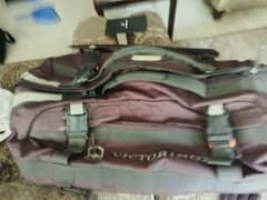 Victorinox 2 in 1 duffe bagl and backpack