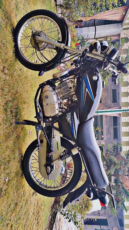 Suzuki GS-150 BIKE 6