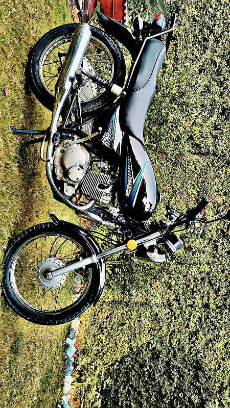 Suzuki GS-150 BIKE 13