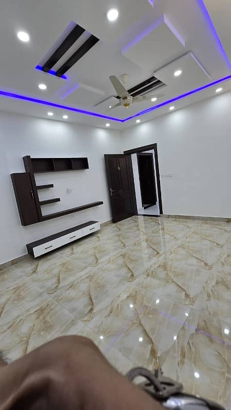 1 Kanal Brand New Modren Bungalow For Sale In Mongolia park Top location 29