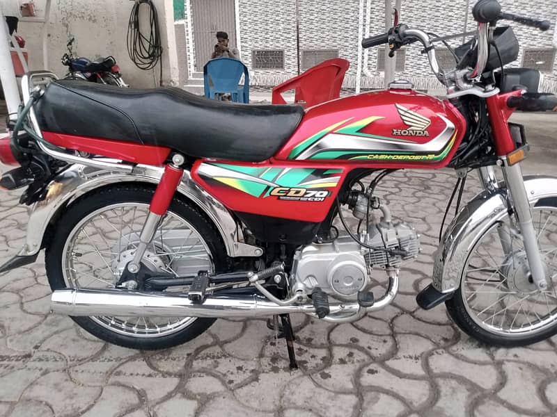 Honda CD 70 2022 model lush condition 3