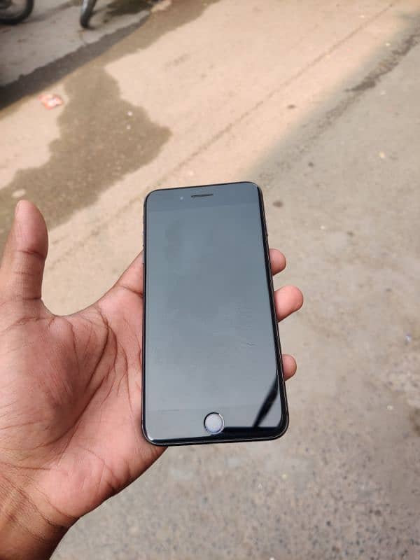 PTA Approved Iphone 8 plus, 64 GB 2