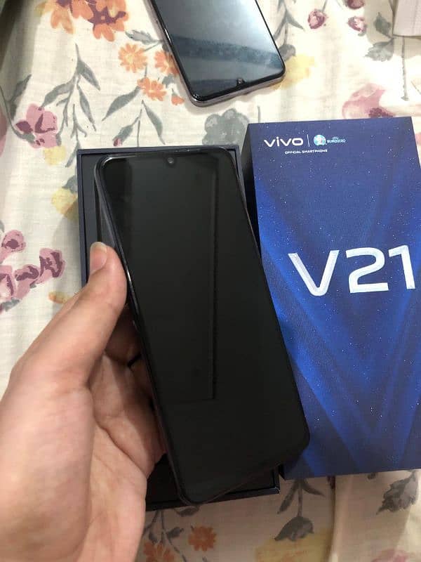 Vivo, V21, Excellent condition, Original Charger 5