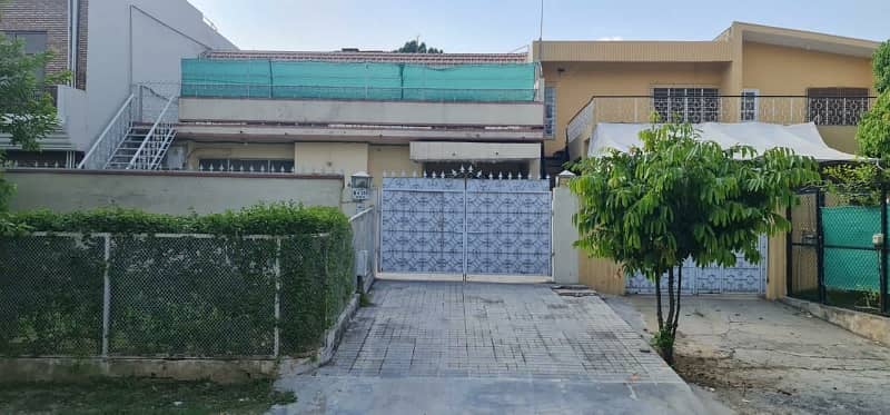 Double Storey House (10 Marla) For Sale In G9/4 2