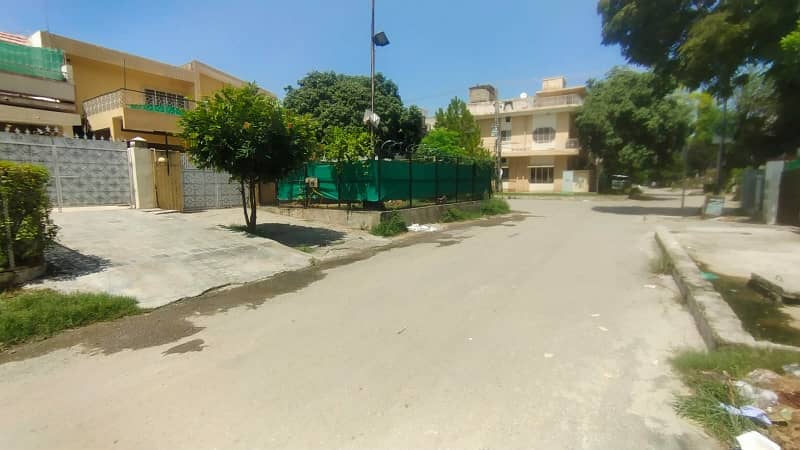 Double Storey House (10 Marla) For Sale In G9/4 3