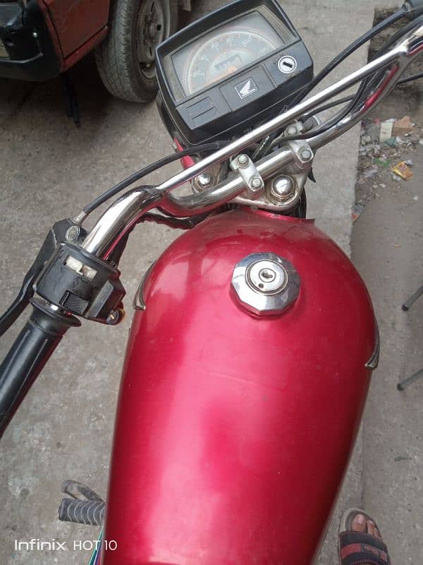 unregistered ha or Honda 70 ha bilkul ok condition ha 10/8 2