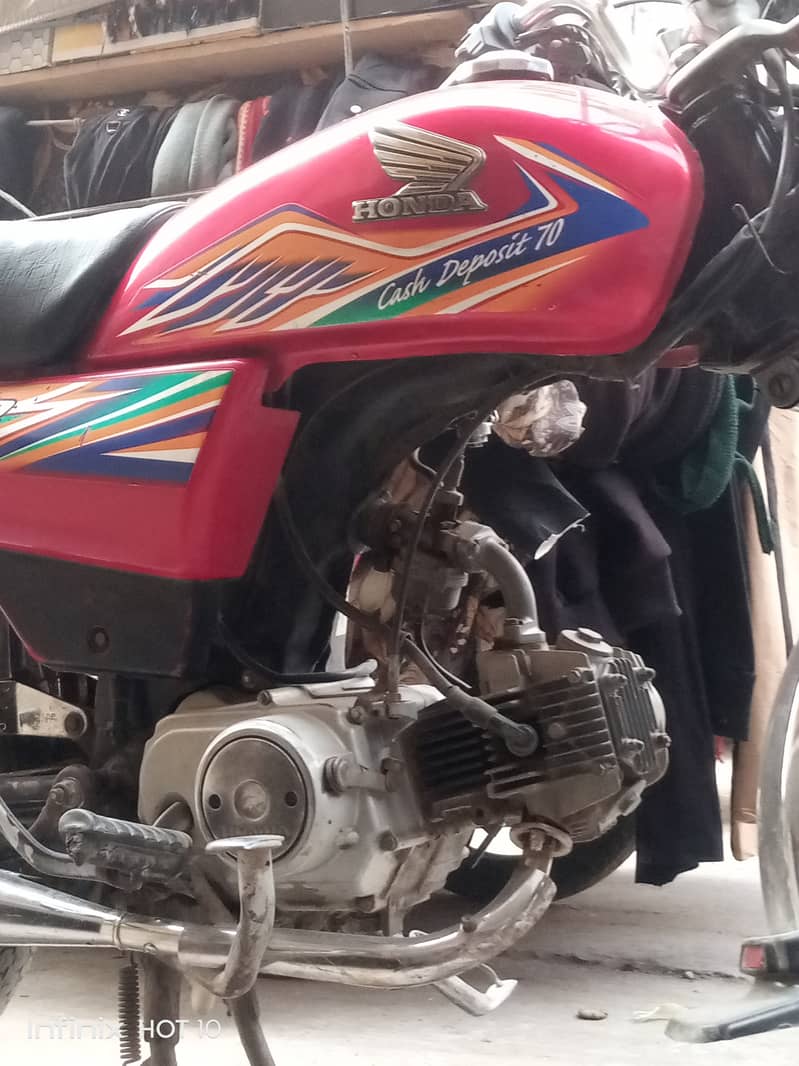 unregistered ha or Honda 70 ha bilkul ok condition ha 10/8 3