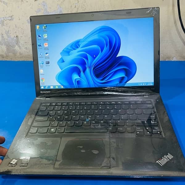 Lenovo core i5 4th generation 8gb 500gb 2 battery 2