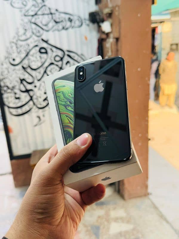 iphone XS 256GB Approved with Box 2