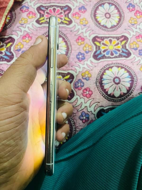 iphone X 64GB PTA proved 2