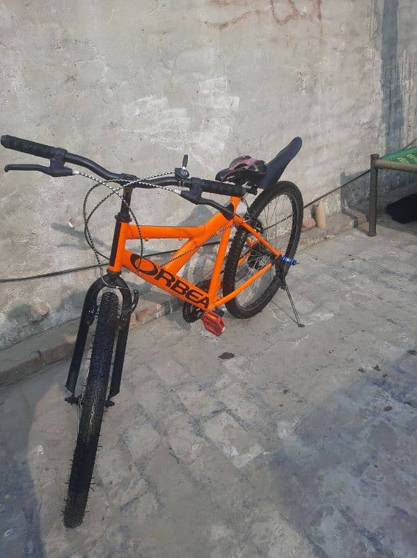 bicycle for sale. condition 10/10 . urgent sale. 1