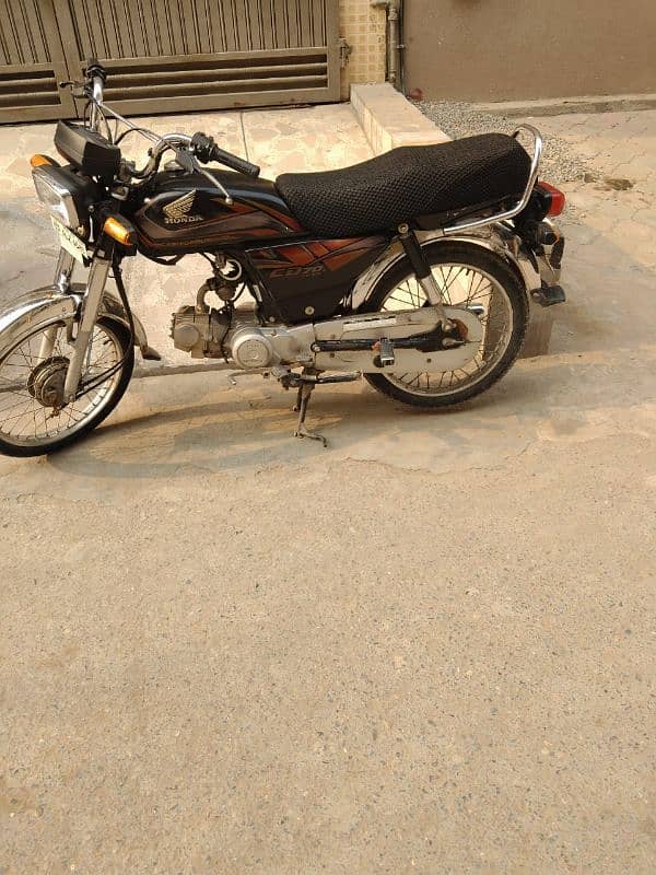 CD 70 Honda available for sale 4