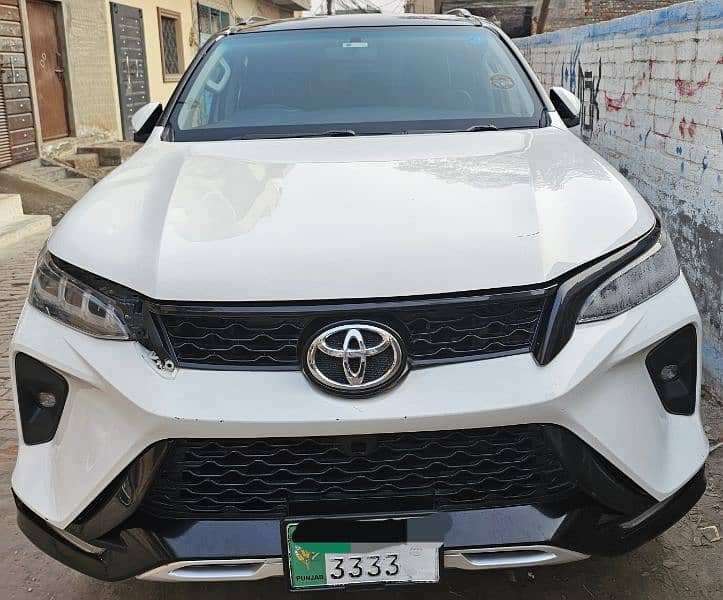 Toyota Fortuner V 2017/2018 minor touching 2