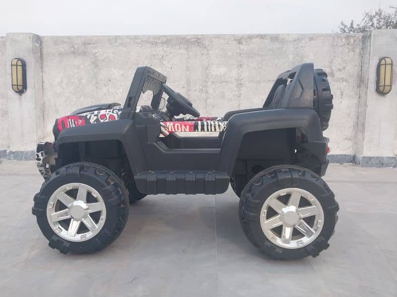 Kids Electric Jeep, Prinstine working condition. 3