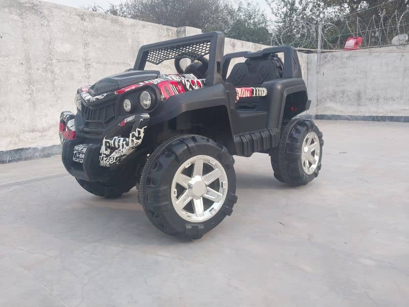 Kids Electric Jeep, Prinstine working condition. 4