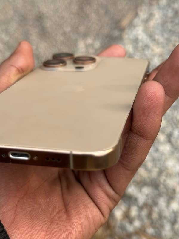 Iphone Xr Battery health 86 3days check warrenty 6