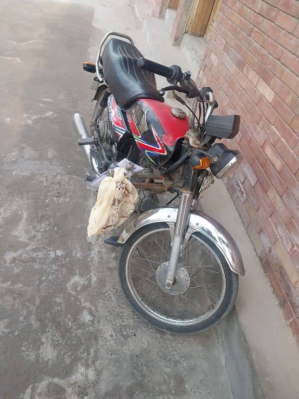 2018 model Honda cd70. new tyre. new Battery . Engine ok hy Urgent Sal 0