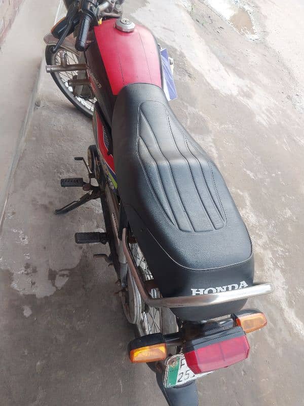 2018 model Honda cd70. new tyre. new Battery . Engine ok hy Urgent Sal 1