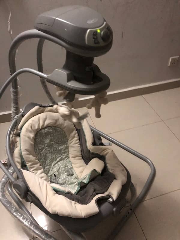 graco baby swing working condition slightly used call 03153157799 2