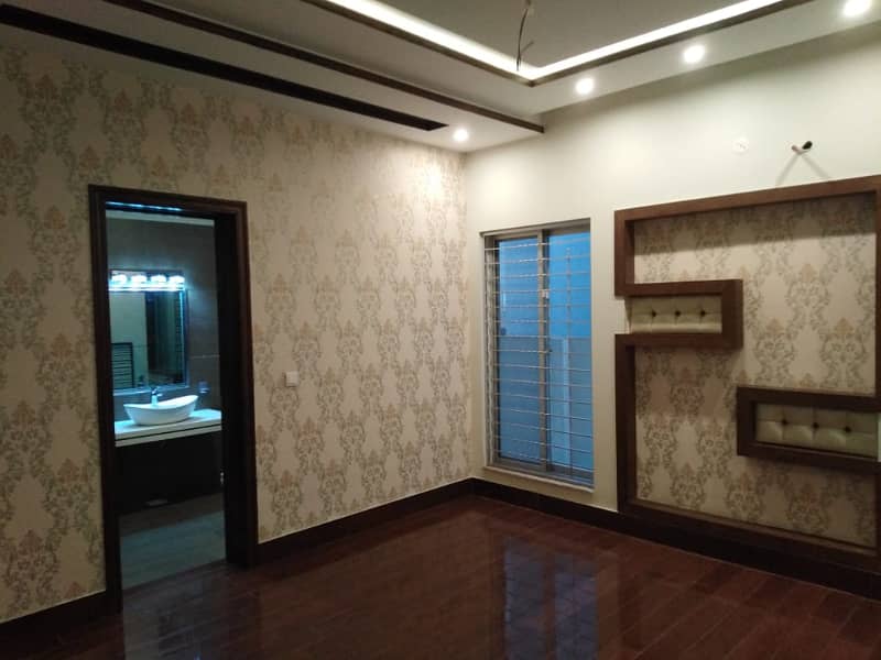 Like New 12 Marla Lower Portion & Basement For Rent In Janiper Block Sector C Bahria Town Lahore 1