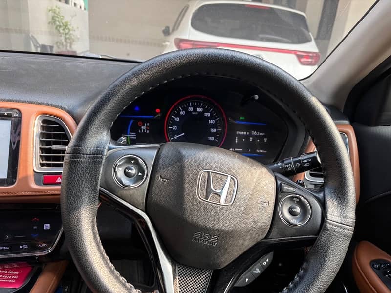 urgent Honda Vezel 2016 mint condition 6