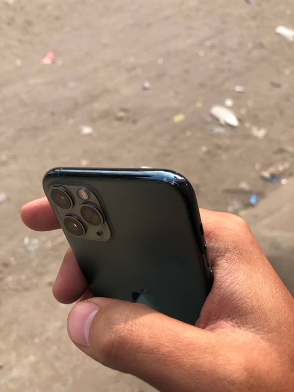 iphone 11 pro sim working 64 gb 4