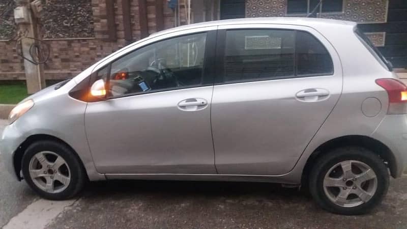 Toyota Vitz 2008 4