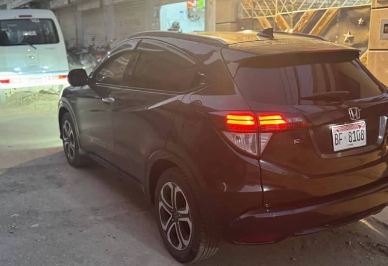 Honda Vezel 2015 Z PAKAGE arjent sale 4250000 1