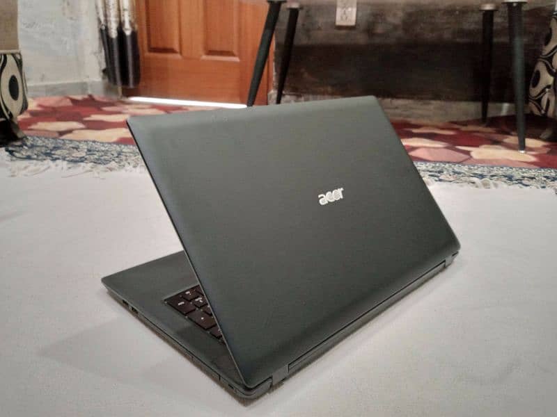 Accer Laptop 80 GB Storage Lush Condition 3